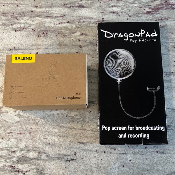 Raleno Microphone and DragonPad Pop Screen for Broadcasting - Picture 1 of 4